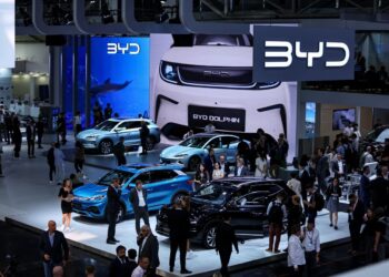 BYD buscará duplicar sus ventas en el extranjero a 800,000 unidades en 2025