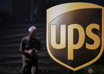 UPS eliminará 20,000 empleos en 2025 tras recorte de los envíos de Amazon