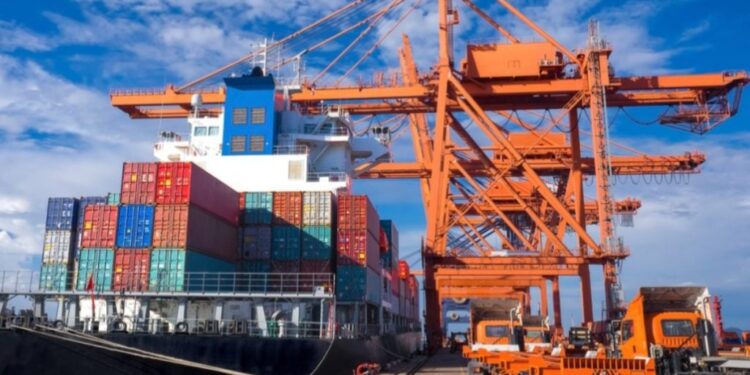 DHL suspenderá envíos globales de más de 800 dólares a consumidores estadounidenses