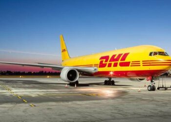 DHL, FedEx y UPS ajustan operaciones y previsiones financieras por aranceles