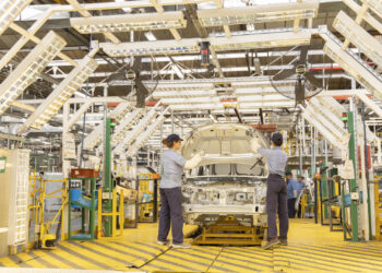Nissan fabrica en México la pickup que exportará a toda América Latina