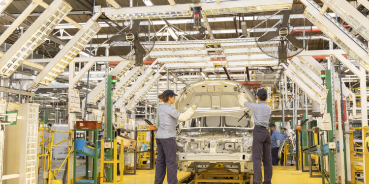 Nissan fabrica en México la pickup que exportará a toda América Latina