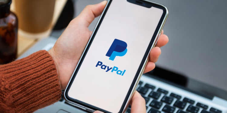 Las acciones de PayPal caen cuando un legislador de la UE plantea la posibilidad de nuevas tarifas en medio de las tensiones comerciales