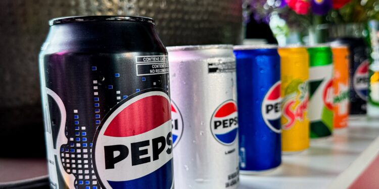Pepsi sigue en caída libre al cuarto puesto en la “Guerra de las Sodas”: Estos son los 3 mejores refrescos en EE.UU.