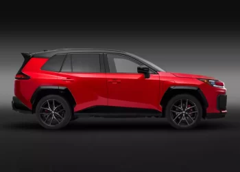 Adiós a la gasolina, la nueva generación de Toyota RAV4 solo será híbrida