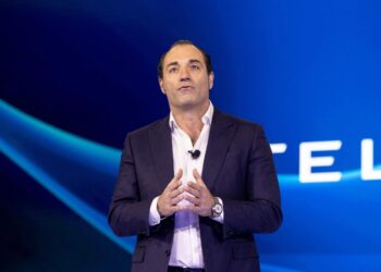 Stellantis reorganiza su equipo directivo para hacer frente a la caída de ventas en EE.UU.