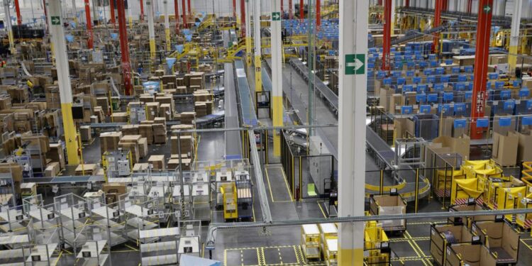 Amazon Prime Day elevará las ventas online en EU a 23,800 mdd, según estimaciones de Adobe