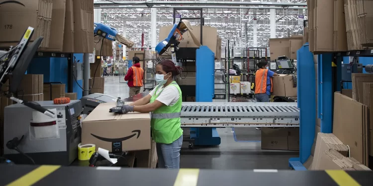 Precios de productos chinos fabricados y vendidos en Amazon aumentan más rápido que la inflación