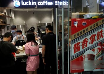 El gigante chino de las cafeterías abrió sus primeras sucursales en Estados Unidos: ¿dónde se encuentran?