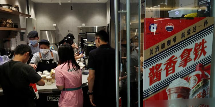El gigante chino de las cafeterías abrió sus primeras sucursales en Estados Unidos: ¿dónde se encuentran?