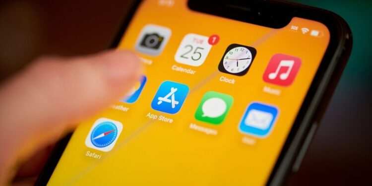 Así se disputan las ventas de smartphones Samsung, Apple y Huawei en plena guerra comercial