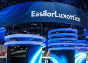 Acciones de EssilorLuxottica suben tras informes de que Meta compró una participación del 3%