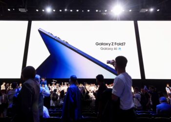 Samsung planea la venta de su primer smartphone tríptico para finales de 2025