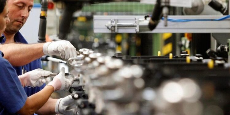 La actividad manufacturera dominicana vuelve a caer en junio de 2025