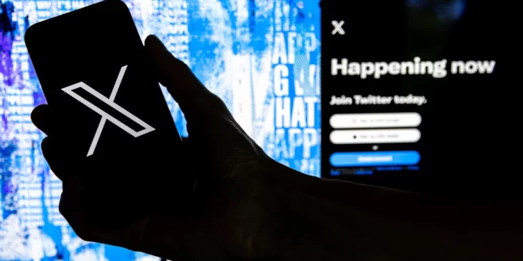 X se recupera tras una breve interrupción que afectó a usuarios, según Downdetector