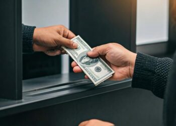 Economistas advierten efectos de posible impuesto del 1 % a remesas desde EE. UU. para RD
