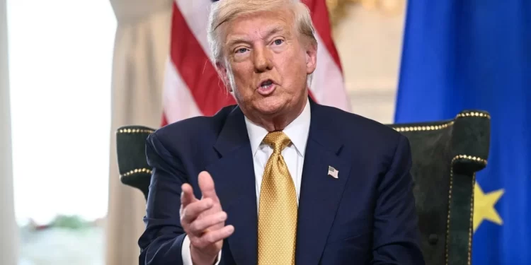 Acciones de American Eagle ganan 23% tras elogio de Trump a la actriz Sydney Sweeney