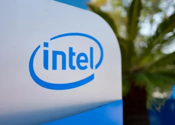 SoftBank acuerda invertir 2,000 mdd en Intel