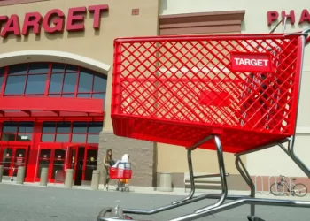 Ventas de Target caen nuevamente tras advertencia sobre incertidumbre arancelaria