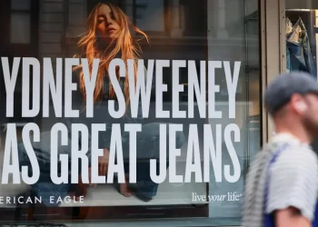 El tráfico peatonal de American Eagle cae casi 9% interanual en medio de la controversia de Sydney Sweeney