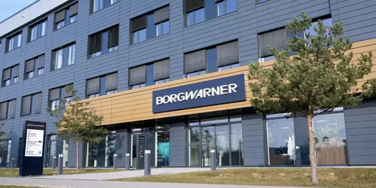 BorgWarner eleva previsión de ventas anuales gracias a la fuerte producción de vehículos