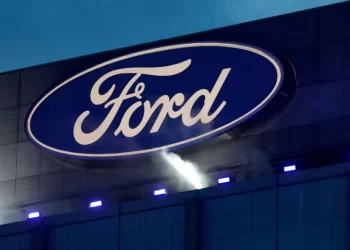 Continúa el año récord de retiradas de Ford: 115,000 camionetas detenidas por problemas con el volante