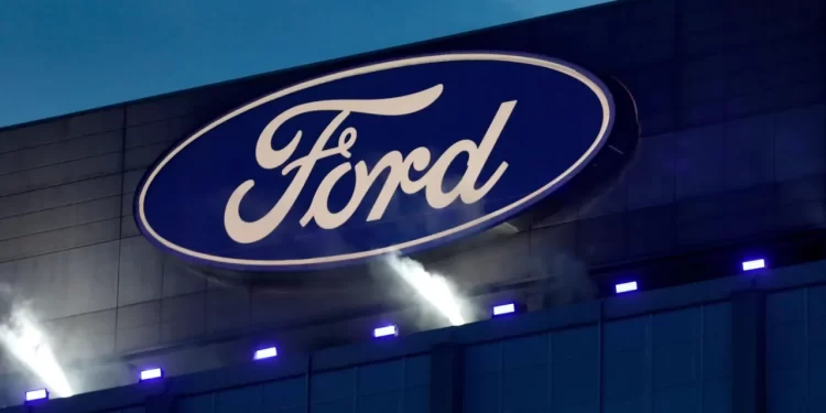 Continúa el año récord de retiradas de Ford: 115,000 camionetas detenidas por problemas con el volante