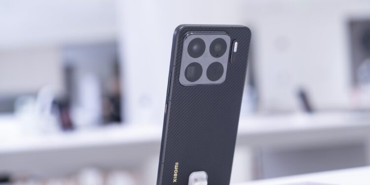 Xiaomi adelanta el lanzamiento de su teléfono premium para enfrentarse al iPhone 17