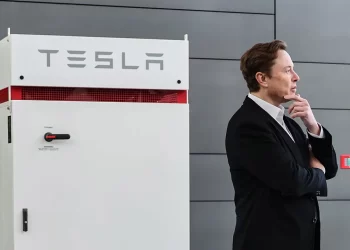 Tesla salta después de que Musk compró acciones de la empresa por valor de 1,000 mdd