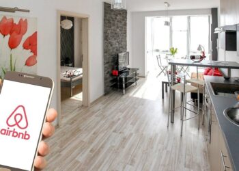 Mujeres generan más RD$3,000 millones anual con el servicio Airbnb