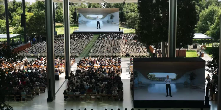 Apple Event 2025. Se espera iPhone 17 y una presentación menos aburrida