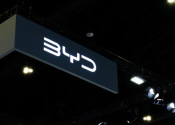 Warren Buffett retira sus inversiones en el gigante chino BYD