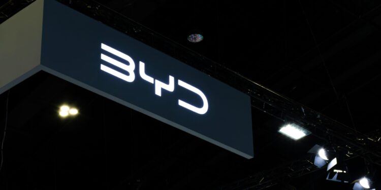 Warren Buffett retira sus inversiones en el gigante chino BYD