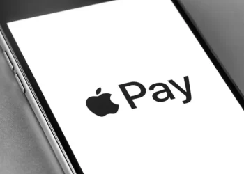 Apple busca poner fin a la demanda por secretos comerciales de su billetera móvil