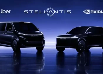 Stellantis se lanza a la carrera global de robotaxis con alianzas estratégicas