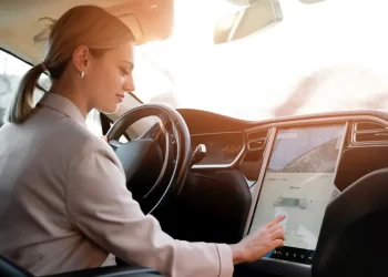 La tecnología de conducción autónoma y la inteligencia artificial ocupan un lugar central en el CES mientras los fabricantes de automóviles reducen sus planes de vehículos eléctricos