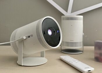 Samsung presenta el proyector Freestyle+ con inteligencia artificial y mayor brillo