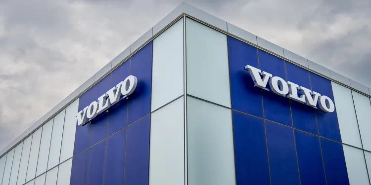 Volvo cae un 25% tras la reducción de ingresos por los aranceles estadounidenses