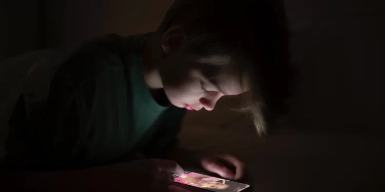 Meta, TikTok y YouTube irán a juicio por denuncias de adicción juvenil