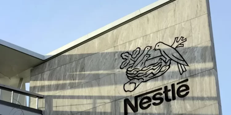 Las acciones de Danone y Nestlé se hunden ante el creciente retiro de fórmulas infantiles