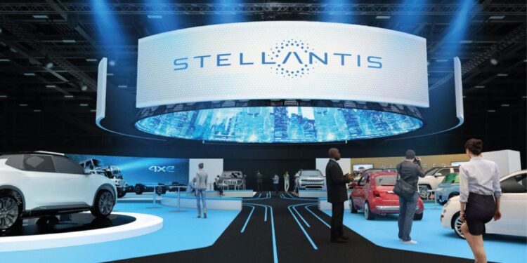 Stellantis se desploma tras enfrentar una factura de 27,000 mdd por el repliegue de los vehículos eléctricos
