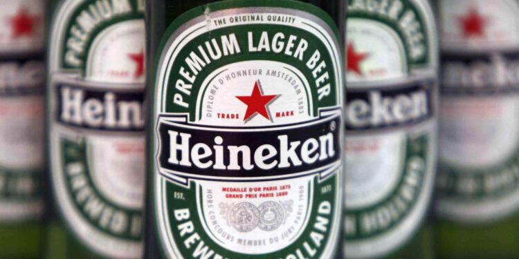 Heineken recortará hasta 6,000 empleos ante la caída de la demanda de cerveza