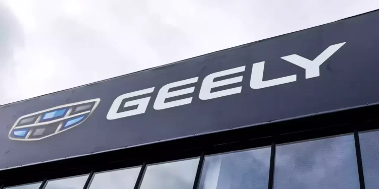 Geely enviará primeros vehículos eléctricos Lotus a Canadá en julio en virtud del acuerdo Carney-Xi