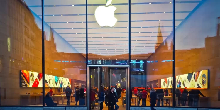 Fábrica de componentes para iPhone de Tata se enfrenta a una investigación sanitaria en India