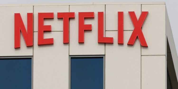 Netflix compra firma de IA de Ben Affleck por 587 mdd