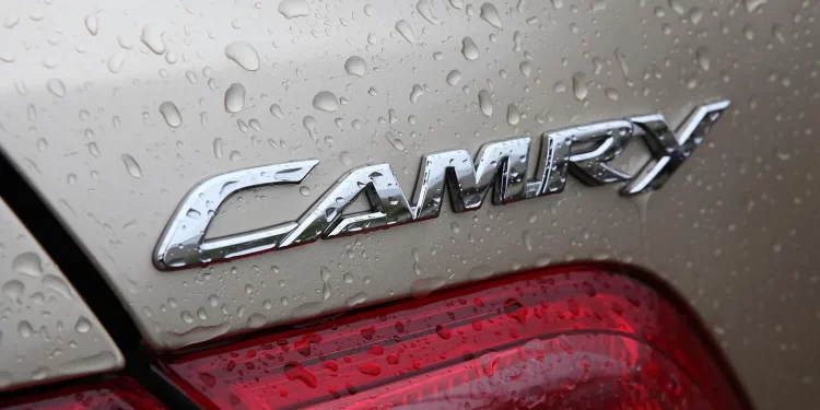 Toyota llama a revisión 508,000 vehículos Camry en EU por una falla que puede desactivar las direccionales