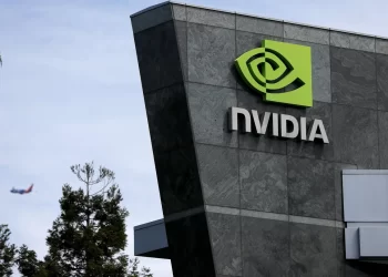Acciones de Nvidia caen otro 2%, apuntando a una séptima bajada consecutiva antes de los resultados