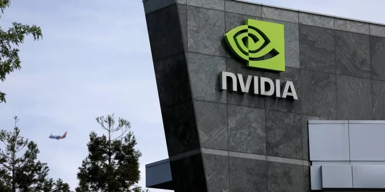 Acciones de Nvidia caen otro 2%, apuntando a una séptima bajada consecutiva antes de los resultados