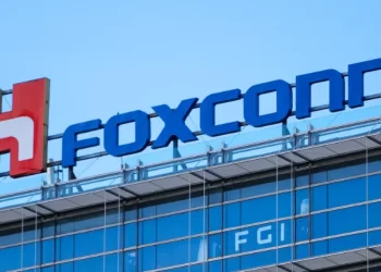 Foxconn registra aumento del 35% en beneficios gracias a demanda de IA y supera previsiones