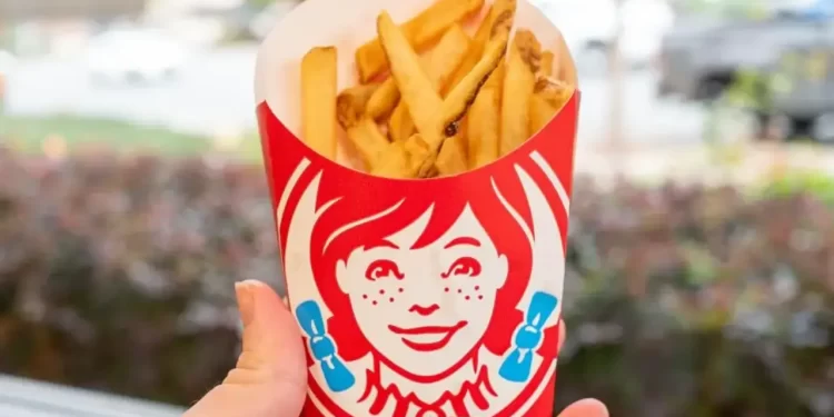 CEO de Wendy’s afirma que calidad de la comida no fue prioridad de la cadena y promete cambios